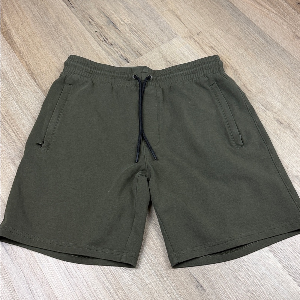 Old Navy Active Dynamic Fleece Men's Olive‎ Green Drawstring Shorts. Size Small.